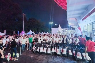 Kepala UPT Gelora Bung Karno, Bangun mengapresiasi partisipasi Pegadaian dalam kegiatan bersih-bersih sampah yang dilakukan bersama 200 relawan PN-SSI. Foto: Pegadaian