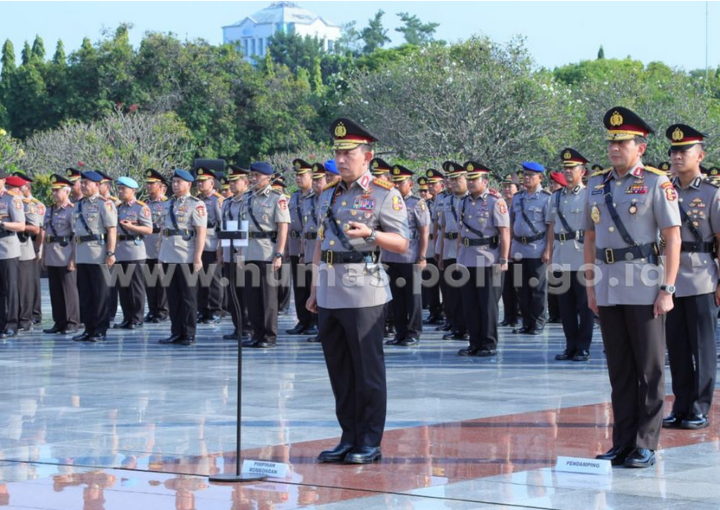 SKapolri Pimpin Upacara Penghormatan di TMPNU Kalibata – DIVISI HUMAS POLRI