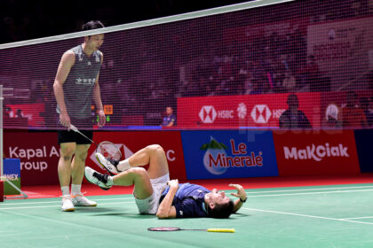 Christo Popov vs. Chou Tien Chen pada ajang Kapal Api Group Indonesia Open 2023. (Alidrian Fahwi/ipol.id)