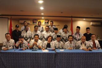 Minta perbaikan kinerja organisasi, sebanyak 18 pengurus Persatuan Guru Republik Indonesia (PGRI) Provinsi menandatangani Surat Mosi Tidak Percaya kepada Ketua Umum Pengurus Besar PGRI