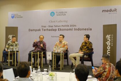 Para ahli ekonomi dan politik mengulas dampak yang akan terjadi pada hari-hari jelang Pemilu 2024 dalam seminar bertema 'Siap-Siap Tahun Politik 2024: Dampak Terhadap Ekonomi Indonesia' digelar di Fairmont Hotel, Jakarta, belum lama ini. Foto: Ist