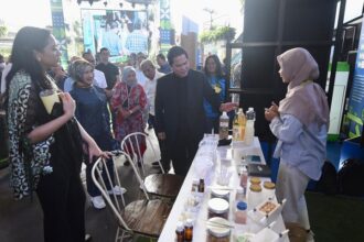 Menteri Badan Usaha Milik Negara (BUMN) Erick Thohir saat menghadiri acara bertajuk Pertamina Energizing Your Action, pada Sabtu (17/6) pukul 10.30 hingga 21.00 WIB di Lippo Mall Kemang, Jakarta Selatan. Foto: Pertamina