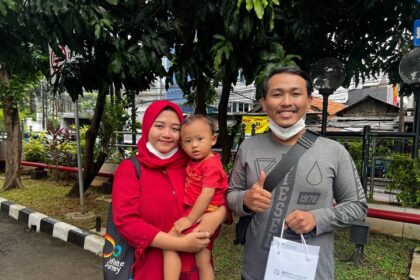 Muhammad Nurahman Faisal, 24, dan istri merasakan manfaat JKN. Foto: BPJS Kesehatan