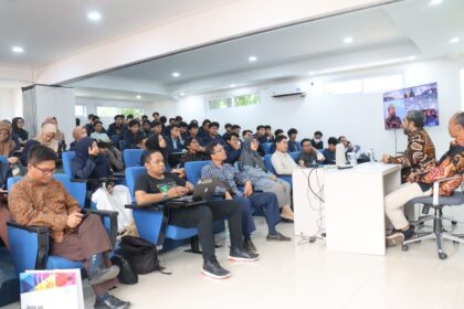 Suasan diskusi mengenal Pemikiran Cak Nur.