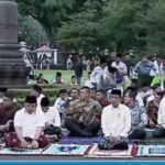 Presiden Joko Widodo salat Idul Adha di Gedung Agung Yogyakarta. Foto: Tangkapan layar YouTube Setneg