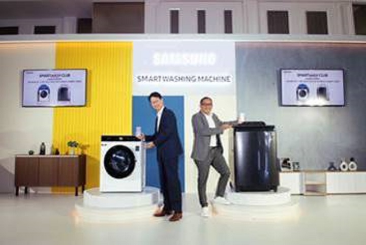 Dua mesin cuci berkemampuan kecerdasan buatan yang ditawarkan Samsung Indonesia. Foto: samsung