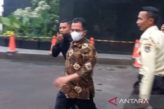 Sekretaris Jenderal DPR RI Indra Iskandar diperiksa Komisi Pemberantasan Korupsi (KPK) pada Rabu (31/5/2023). ANTARA