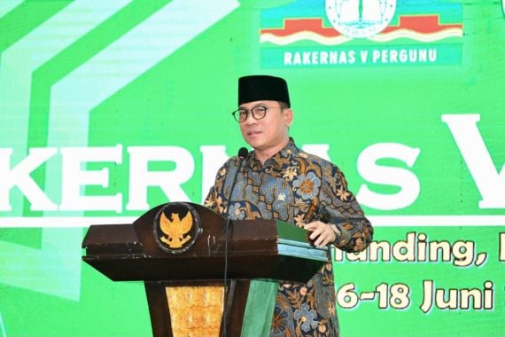 Wakil Ketua MPR Yandri Susanto mengingatkan pentingnya meningkatkan kesejahteraan guru. Foto: Dokumentasi Humas M{R RI