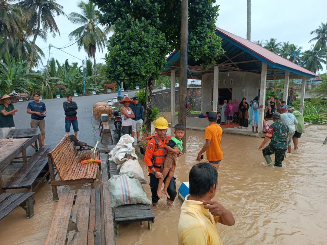 2 Warga Hilang Saat Banjir Dan Longsor Melanda 3 Wilayah Sumatra Barat ...