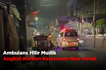 Ambulans Hilir Mudik Angkut Korban Keracunan Nasi Kotak