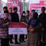 Salah satu contoh Bantuan Asistensi Rehabilitasi Sosial (ATENSI) dari Kemensos yang diserahkan Wapres RI KH Maaruf Amin kepada penerima bantuan di Palembang.