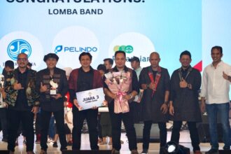 Direktur Utama PT Pegadaian Damar Latri Setiawan mengaku bangga dan mengapresiasi kemenangan yang berhasil diraih oleh d’Officer di BUMN Fest 2023. Foto: Pegadaian