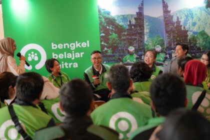 Para driver Gojek berbagi pengalaman bagaimana bertransportasi yang aman di malam hari. Foto: Gojek