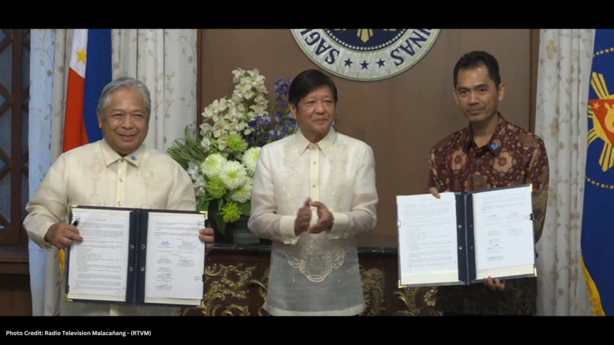 Presiden Filipina, Ferdinand R. Marcos Jr menyaksikan penandatangan kontrak yang dimenangi BUMN INdonesia yakni PT PP dan Adhi Karya.