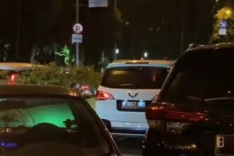 Suasana Malam Parkir Mobil Liar di PRJ, Foto : Tangkap Layar Tiktok @penoykio