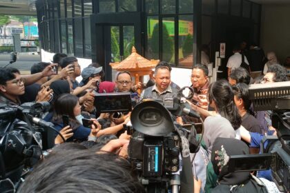 Kapuspenkum Kejaksaan Agung, Ketut Sumedana saat dikonfirmasi wartawan di Gedung Bundar Kejaksaan Agung, Jakarta Selatan, Senin (3/7). Foto: Yudha Krastawan/ipol.id