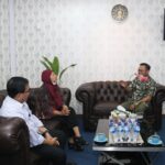 Kepala Badan Pertanahan Nasional (BPN) Kota Depok, Indra Gunawan dalam diskusi dengan Wakil Ketua Dewan Pers Periode 2019-2022 yang kebetulan akan mencalonkan diri sebagai kandidat Ketua PWI Pusat. Foto/istimewa