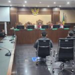 Empat terdakwa korupsi satelit Kemenhan saat mendengar pembacaan putusan oleh majelis hakim Pengadilan Tipikor Jakarta, Sein (17/7). Foto: Yudha Krastawan/ipol.id