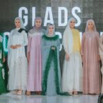 Gladys menciptakan Glads Collection, memberikan outfit simple dan instan bagi para hijabers dengan banyak model dan pilihan warna. Foto: Gladys
