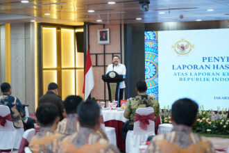 Jaksa Agung ST Burhanuddin dalam penyerahan Laporan Hasil Pemeriksaan (LHP) BPK RI atas Laporan Keuangan Kejaksaan RI Tahun 2022 di Gedung Utama Kejaksaan Agung, Selasa (25/7). Foto: Dok Kejaksaan Agung