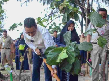 Pj Gubernur DKI, Heru Budi Hartono saat berada di Pulau Pramuka. (Foto dok pemprov)