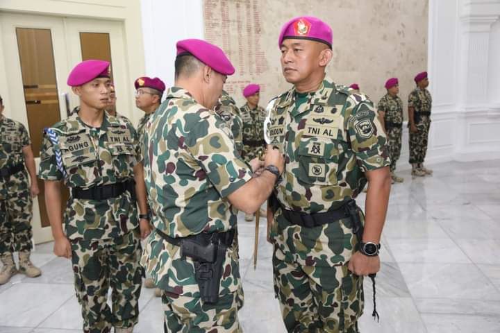 Komandan Korps Marinir (Dankormar) Mayor Jenderal TNI (Mar) Nur Alamsyah mengganti beberapa perwiranya di beberapa jabatan tertentu.