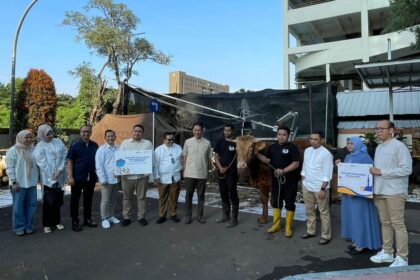 Segenap karyawan Jamsyar berbagi keberkahan dengan menggelar dan menyalurkan hewan kurban pada momen hari raya Idul Adha 1444 H / 2023.