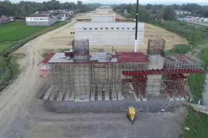 Progres konstruksi untuk Seksi 1 Junction (JC) Sleman-Banyurejo telah mencapai 31,31 persen.