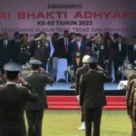 Presiden Jokowi dalam Upacara Peringatan Hari Bhakti Adhyaksa Ke-63, di Badiklat Kejaksaan Agung, di Jakarta, Sabtu