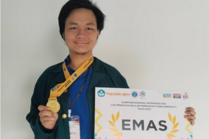 ahasiswa Institut Mahasiswa ITB angkatan 2021, Dean Hartono, berhasil memperoleh medali emas pada bidang Fisika. Hebatnya, dia bukan berasal dari Program Studi Fisika, melainkan Aktuaria.