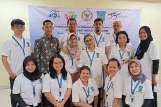Ikatan Fisioterapi Indonesia (IFI) yang ke 55, pada tanggal 6 Juli 2023 lalu, akademisi dan mahasiswa Prodi Fisioterapi UKI bersama IFI cabang Jakarta Timur berikan penyuluhan kesehatan gerak tubuh di Suku Dinas Kesehatan Jakarta Timur. Foto: UKI