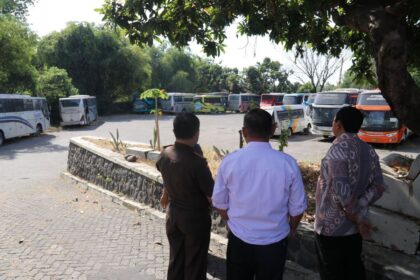 Pelaksanaan sita eksekusi aset milik terpidana korupsi PT Asuransi Jiwasraya periode 2008-2018, Benny Tjokrosaputro, berupa tanah dan bangunan seluas 126.516 M2 yang terletak di Kota Surakarta dan Kabupaten Sukoharjo, Provinsi Jawa Tengah. Foto: Kejaksaan Agung