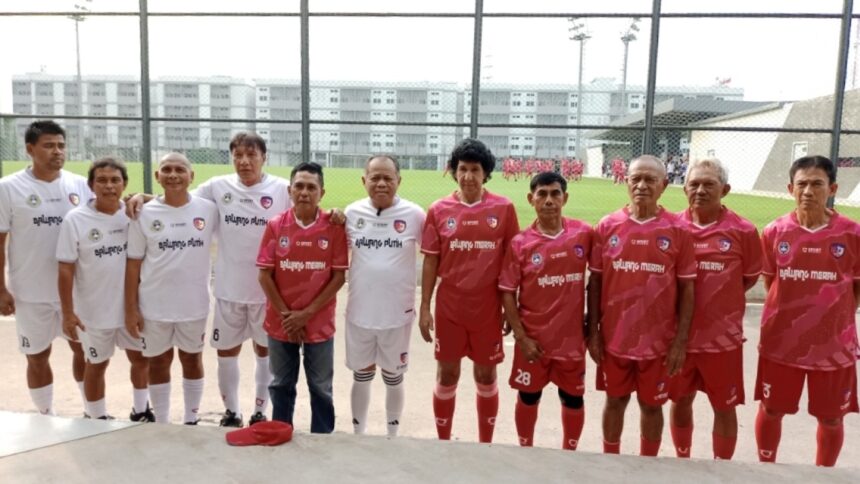 Legenda Timnas Indonesia gelar fun games di Stadion JIS / Foto/ipol