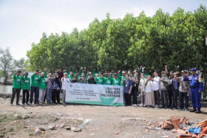 , PT Pegadaian bersama Perkumpulan Insan Tani dan Nelayan Indonesia (INTANI) serta Korps Marinir TNI Angkatan Laut (AL) berkolaborasi untuk mengembangkan Kampung Bahari Nusantara melalui program The Gade Integrated Farming.