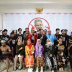 Ratusan pemuda-pemudi dari ujung Sumatera hingga Papua tergabung dalam relawan Pandawa Ganjar deklarasi dukungannya untuk Bakal Calon Presiden (Bacapres), Ganjar Pranowo sebagai Presiden di 2024 di Rumah Merah Putih, Jalan Bukit Duri Raya, Nomor 29, Bukit Duri, Tebet, Jakarta Selatan pada Rabu (5/7). Foto: Pandawa Ganjar