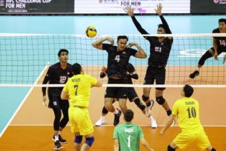 Para pemain Indonesia (jersei hitam) saat meladeni Kazakhstan di Final 12 AVC Challenge Cup 2023. Foto: avc