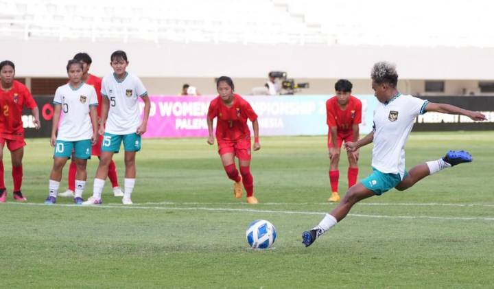 Timnas Putri Indonesia saat melawan Myanmar dalam ajang AFF U-19 Women's Championship 2023 di Stadion Gelora Sriwijaya Jakabaring, Palembang, Sabtu (15/7). Foto: PSSI