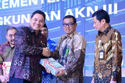 Kepala Badan Pengawasan MA yang menjabat juga sebagai Plh Sekretaris MA Sugiyanto saat menerima LHP di Ruang Auditorium Utama Keuangan Negara lantai 2, Jakarta. Foto: Biro Hukum dan Humas MA