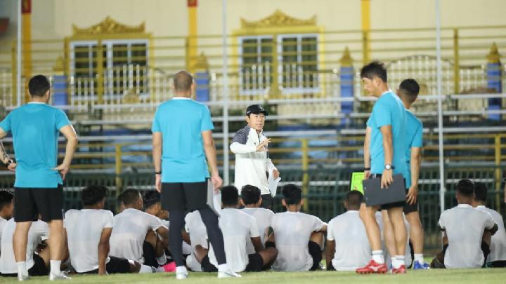 Sesi latihan Timnas U-23 Indonesia, sebelum menghadapi Malaysia pada laga pertama Grup B Piala AFF U-23 di Rayong Province Stadium, Thailand. PSSI.org