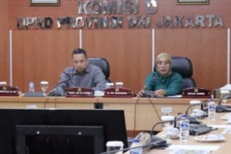 Wakil Ketua Komisi D, Noval Paloh saat rapat Komisi.(foto dok DPRD DKI)