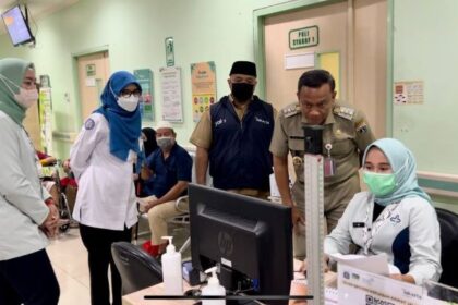 BPJS Kesehatan Cabang Jakarta Selatan melakukan kegiatan SIBLING (Supervisi, Buktikan dan Lihat Langsung) bersama Wali Kota Administrasi Jakarta Selatan ke Rumah Sakit Umum Daerah (RSUD) Pasar Minggu.