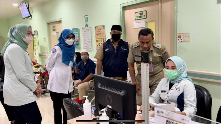 BPJS Kesehatan Cabang Jakarta Selatan melakukan kegiatan SIBLING (Supervisi, Buktikan dan Lihat Langsung) bersama Wali Kota Administrasi Jakarta Selatan ke Rumah Sakit Umum Daerah (RSUD) Pasar Minggu.