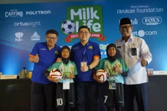 Rara Zenita Fatin dan Rere Zenita Farza, peserta MilkLife Soccer Challenge 2023 Batch 2 asal SD Unggulan Terpadu Bumi Kartini Jepara. Foto/dok/megapro