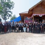 Sukarelawan Ganjar Creativity (Ganjartivity) bantu mempromosikan desa wisata di Kampung Adat Miduana, Desa Balegede, Kecamatan Naringgul, Kabupaten Cianjur, Jawa Barat, Kamis (24/8). Foto: Ganjartivity