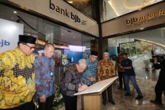 Peresmian Gedung Kantor bank bjb, yang berada di T Tower, Jl. Gatot Subroto, Jakarta.
