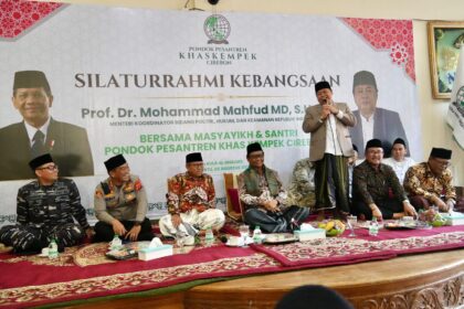 Silaturahmi Kebangsaan yang berlangsung di Aula Pondok Pesantren Khas Kempek, Cirebon, Jawa Barat, Sabtu (5/8). Foto: Humas Kemenkopolhukam
