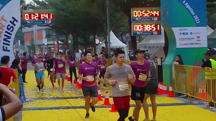 Lebih dari 1700 pelari sangat antusias mengikuti lomba lari Offline run BAF Lions Run 2023 yang digelar di QBIG, BSD City, Tangerang, Minggu (6/7).