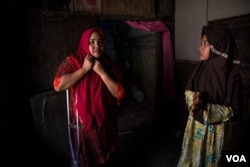 Rasminah berjuang melawan UU usia perkawinan anak Foto: VOA Indonesia