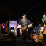 Bonge percaya diri saat memeriahkan acara Back to Citayam Fashion Week dan Panggung Kreasi untuk Musisi Jalanan yang digelar oleh Gabungan Seniman Indonesia (GSI) di Banjir Kanal Timur (BKT), Jatinegara, Jakarta Timur, Sabtu (5/8) malam. Foto: GSI