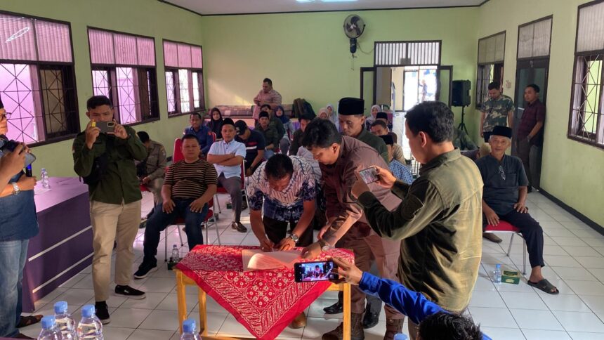 Penitipan sita eksekusi tanah seluas 128.231 M2 milik Benny Tjokrosaputro di Cikupa, Kabupaten Tangerang, Provinsi Banten. Foto: Puspenkum Kejaksaan Agung
